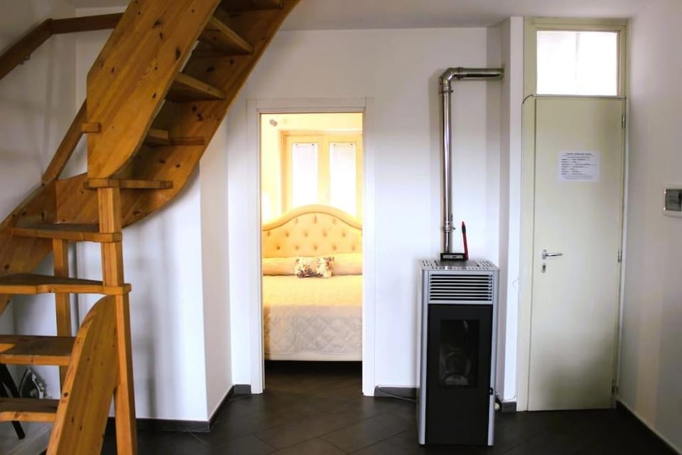 Bed, Living room, Photo of the whole room, Seating area, Bedroom