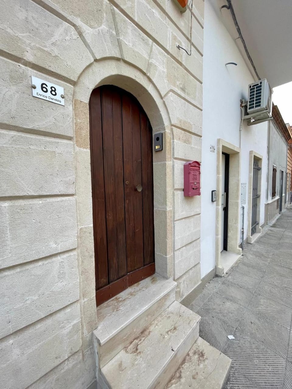 Property building, Facade/entrance