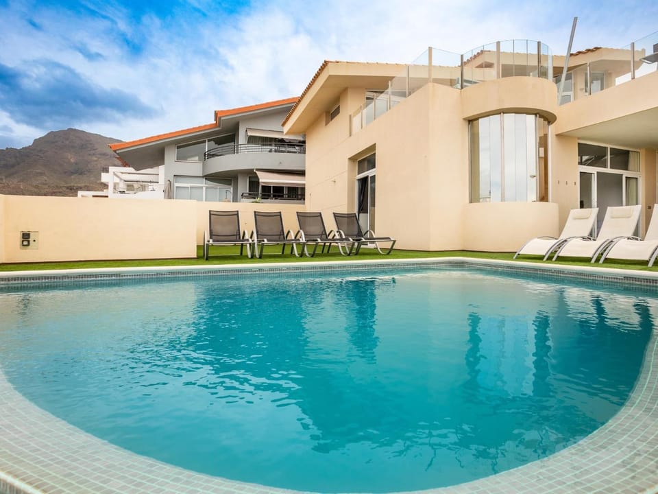 Day, Mountain view, Pool view, Swimming pool, sunbed
