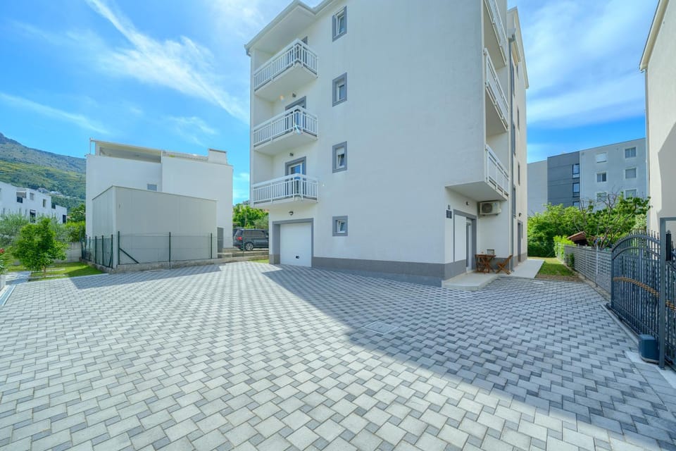 Property building, Parking