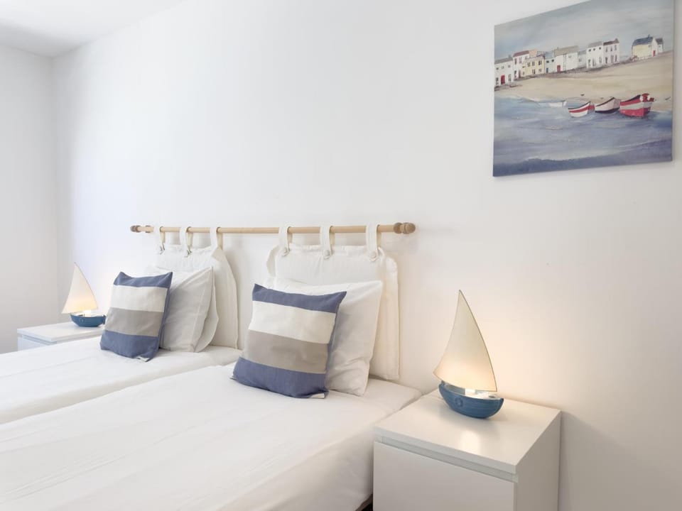 Beach Retreat Steps from the Ocean #1953 Apartment in Luz