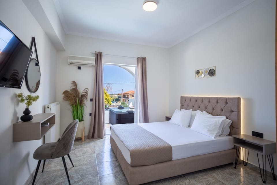 Bed, Evening entertainment, Bedroom
