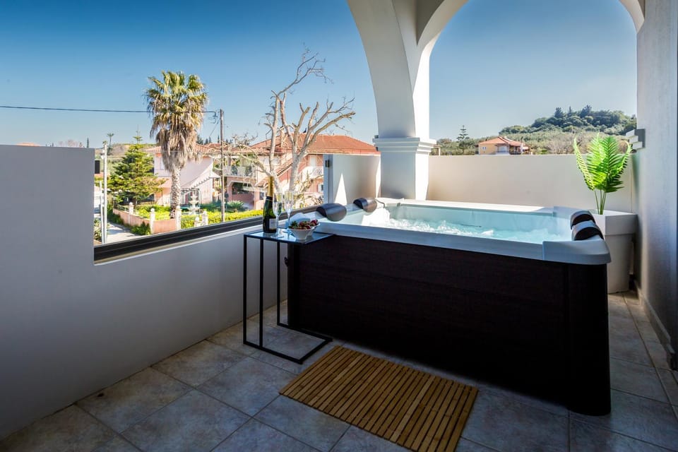 Natural landscape, Hot Tub, Balcony/Terrace