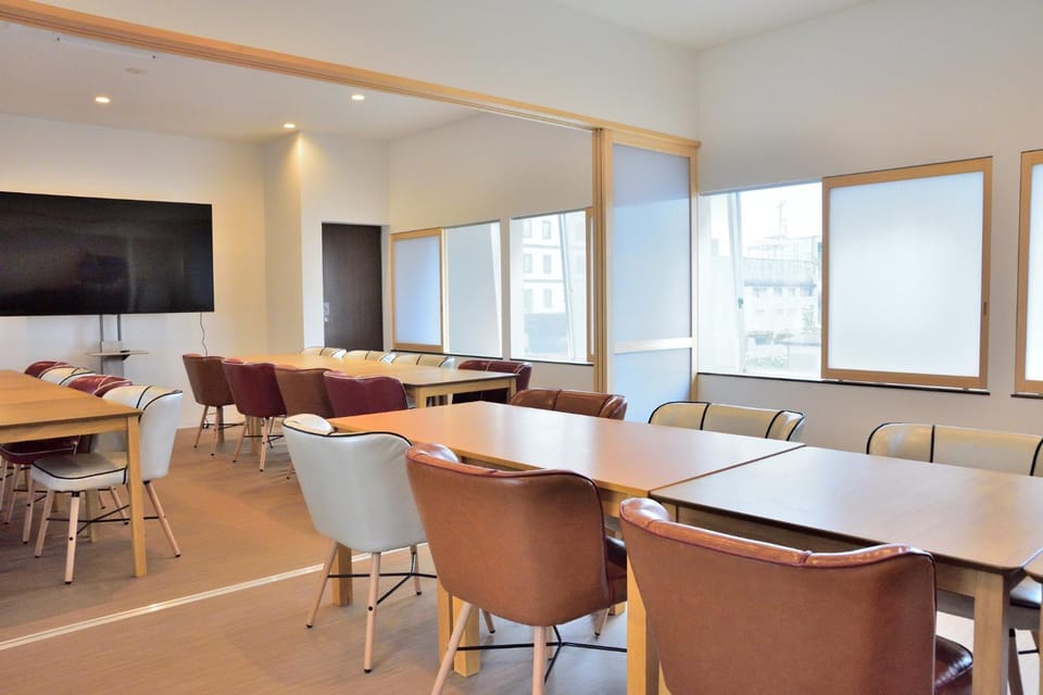 Communal lounge/ TV room, TV and multimedia, Living room, Dining area