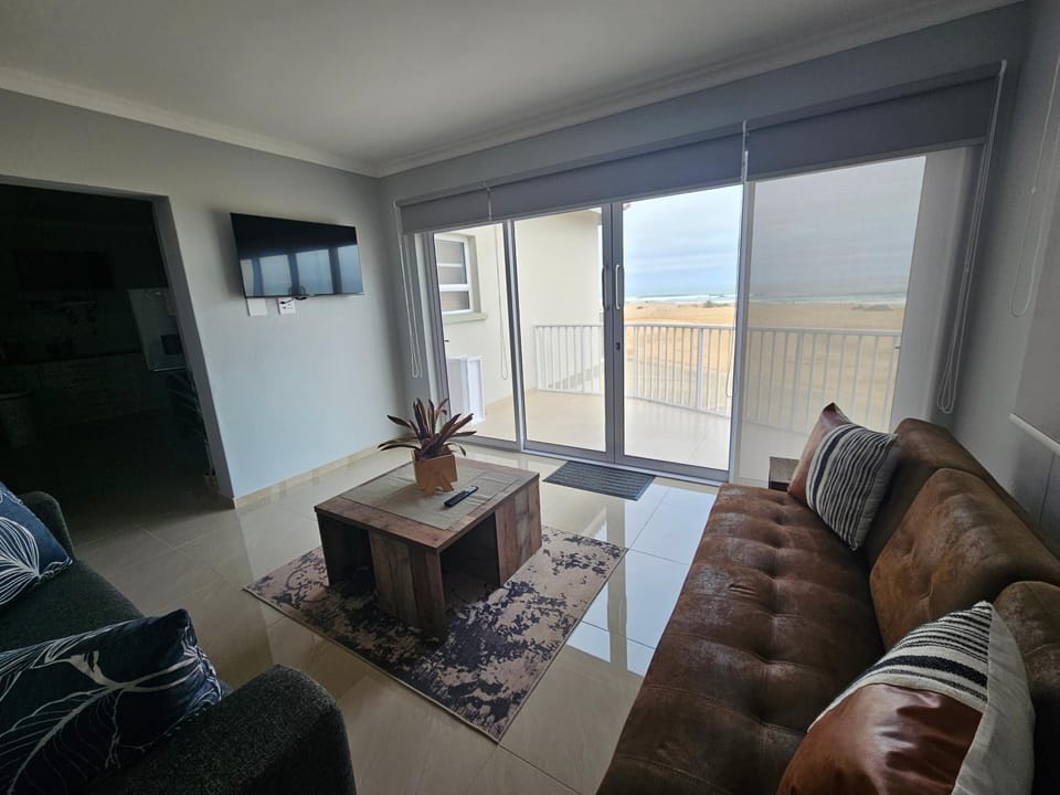 TV and multimedia, Lounge or bar, Seating area, Sea view