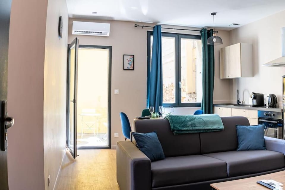 Joli Appart deux pièces climatisé à 300m du théâtre Antique Apartment in Provence-Alpes-Côte d'Azur
