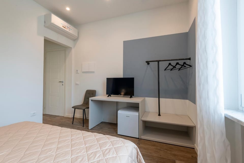 TV and multimedia, Bedroom, air conditioner