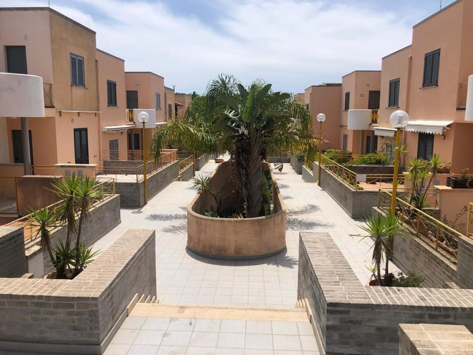 Day, Street view