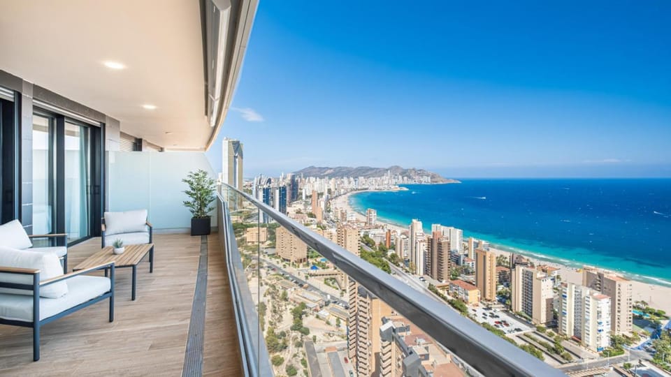 Day, Natural landscape, View (from property/room), Balcony/Terrace, Balcony/Terrace, Beach, City view, Sea view