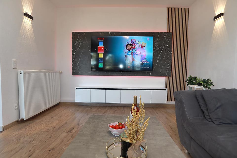 TV and multimedia, Living room, Seating area