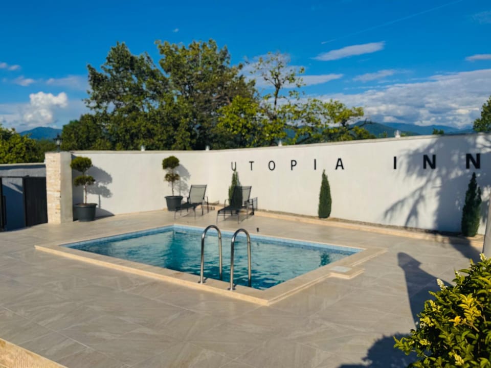 Utopia Inn უტოპია ინნ Chalet in Batumi