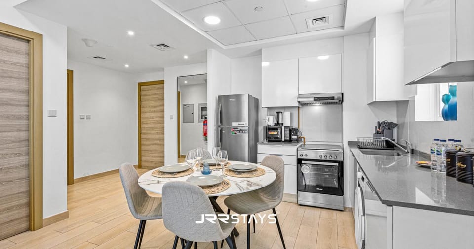 Kitchen or kitchenette, Dining area, stove, toaster