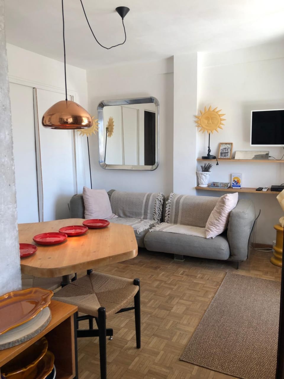 TV and multimedia, Living room, Seating area, Dining area