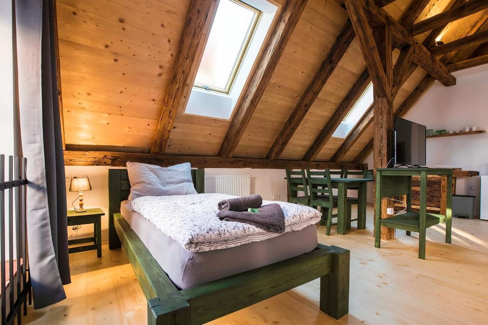 Bed, Photo of the whole room