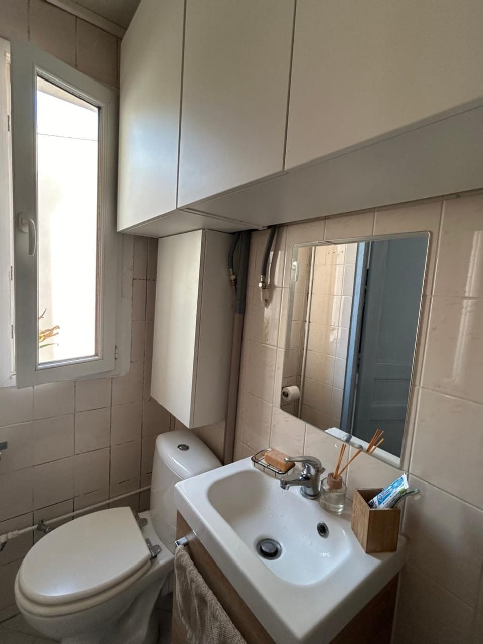 Toilet, Bathroom, towels