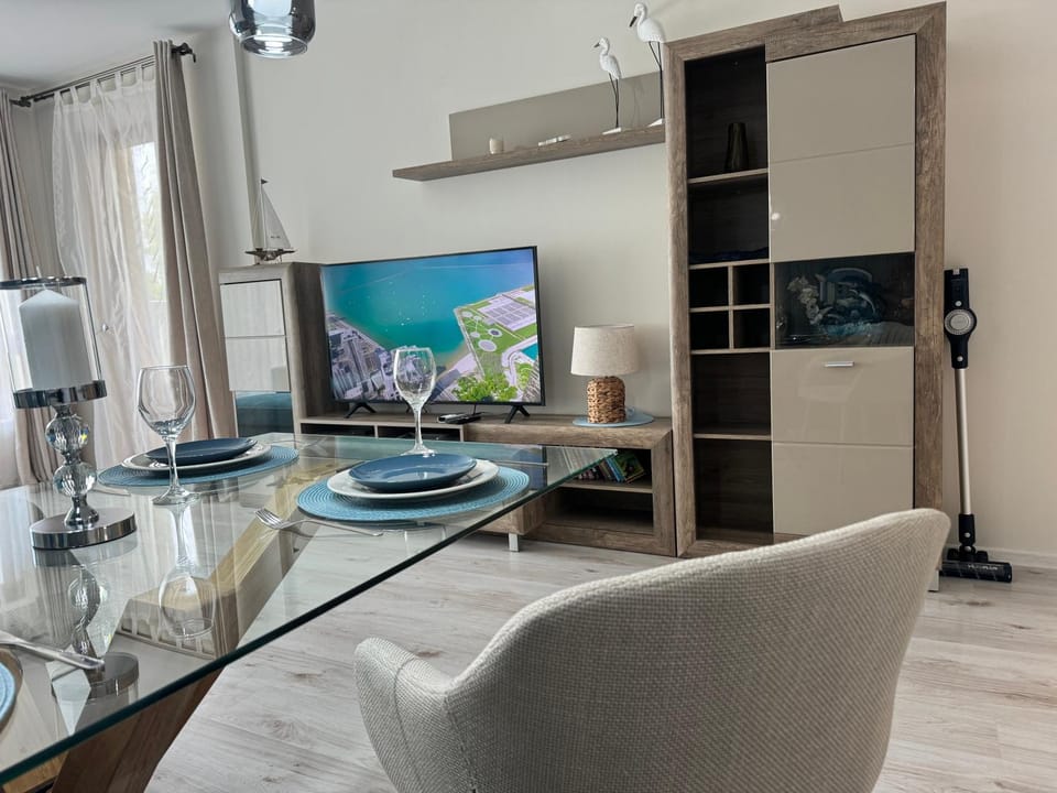 Communal lounge/ TV room, TV and multimedia