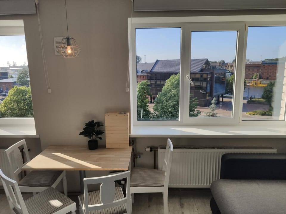 View (from property/room), Seating area, Dining area