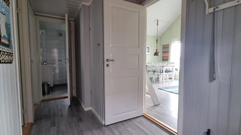 Bathroom, Dining area