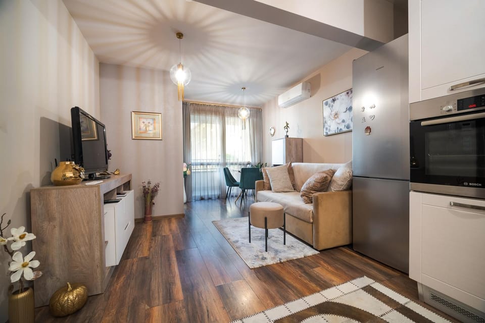 Communal lounge/ TV room, Living room, Area and facilities, Family