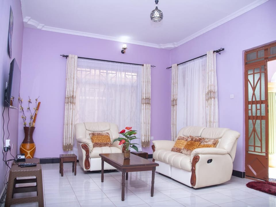 Aminata Homestay Bed and Breakfast in Kenya