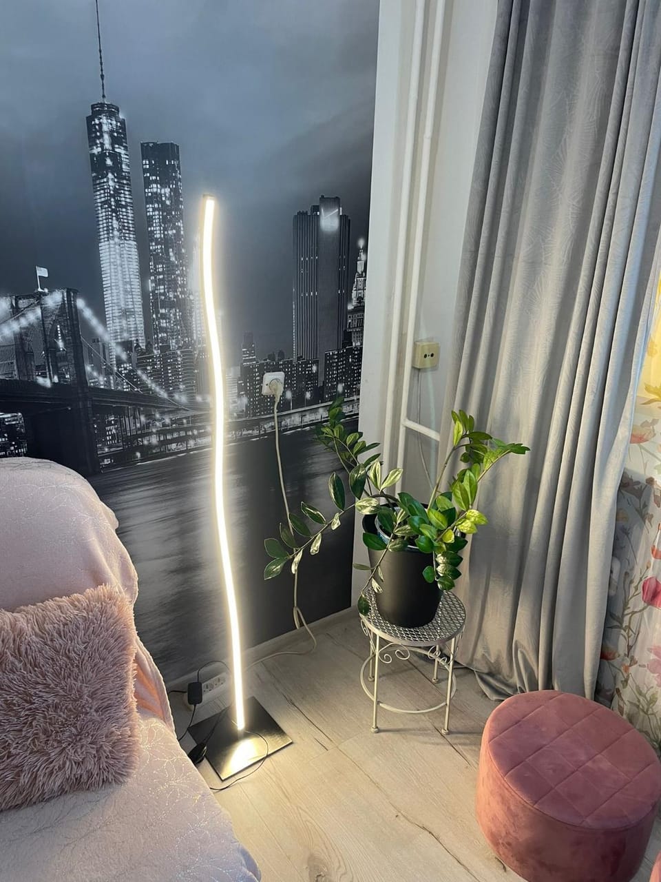 Bed, Photo of the whole room