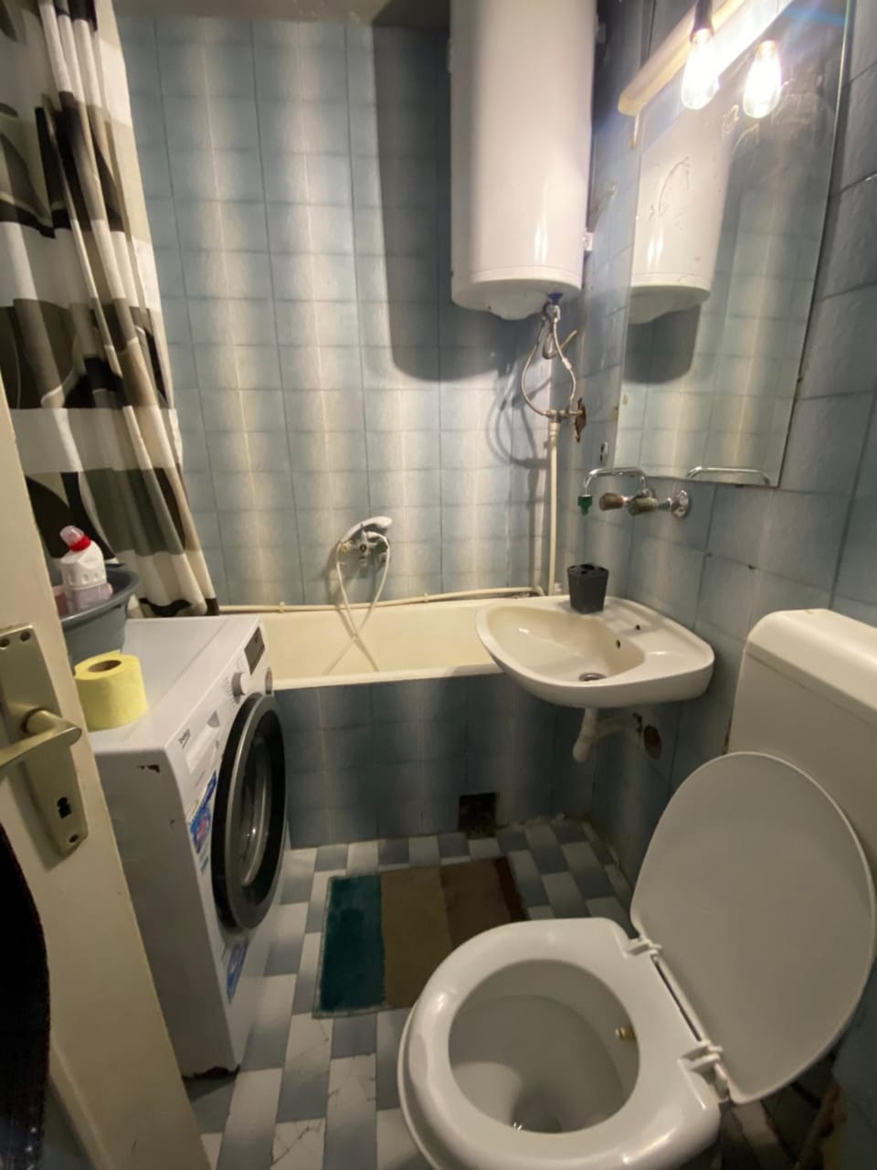 Shower, Toilet, Bathroom, Bath, towels