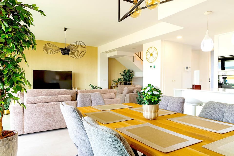 Living room, Seating area, Dining area
