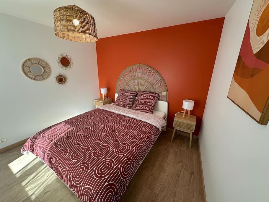 Bed, Photo of the whole room, Bedroom