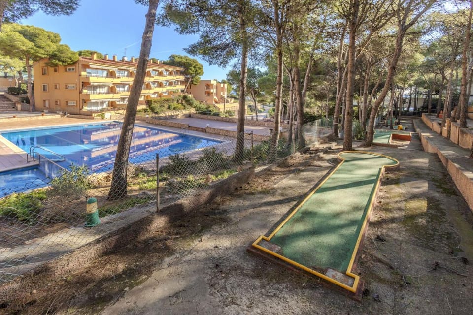 Minigolf, Swimming pool