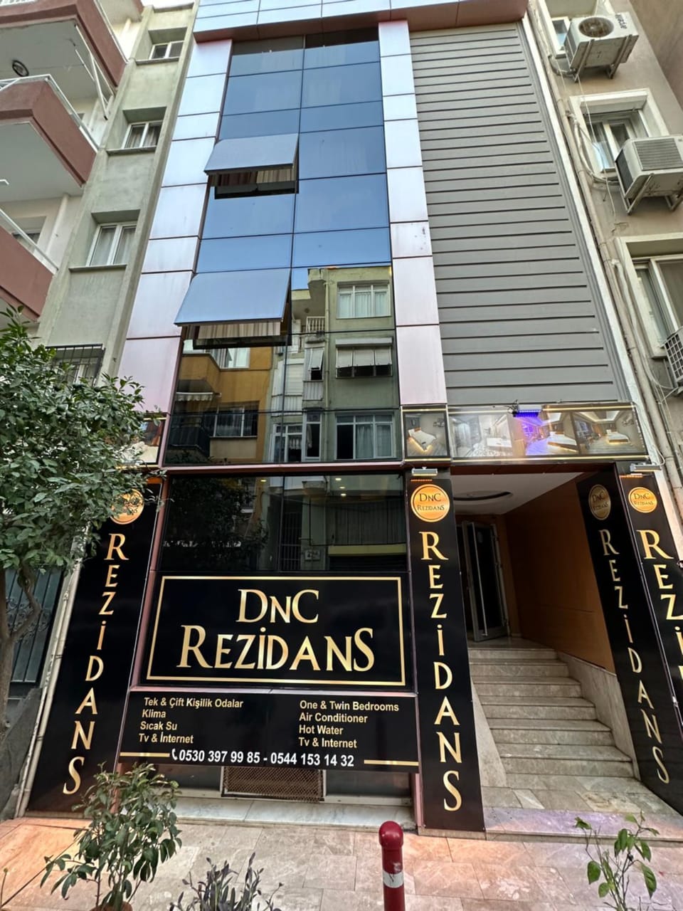 Property building, Facade/entrance, Property logo or sign
