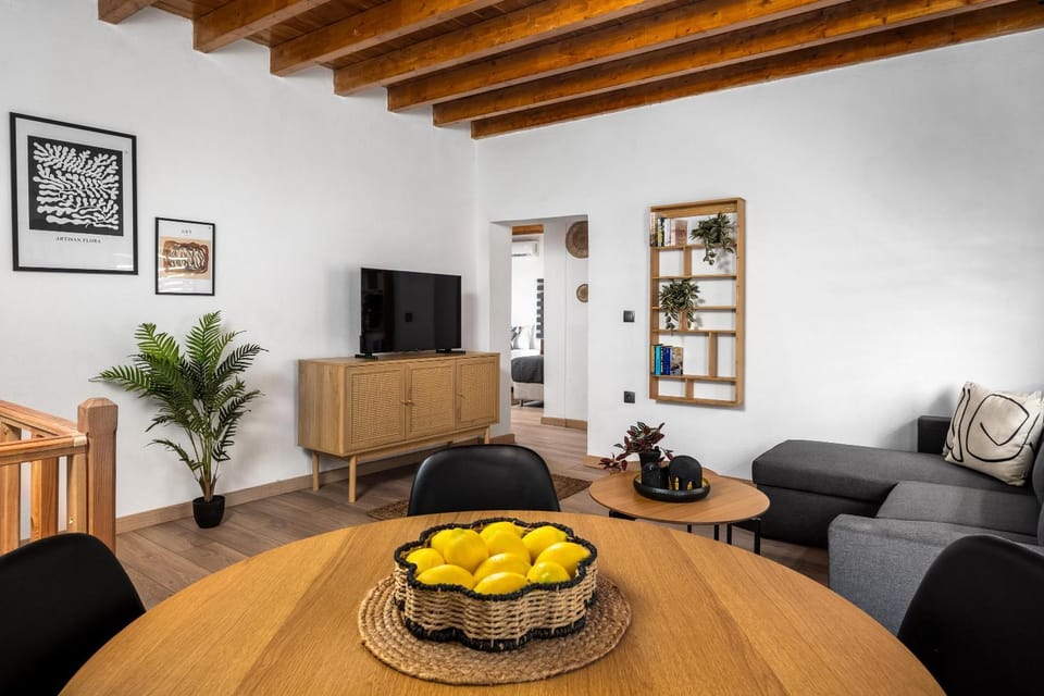 Communal lounge/ TV room, TV and multimedia, Living room, Seating area
