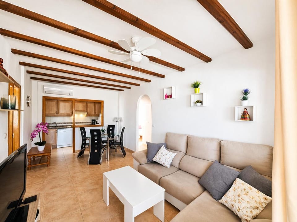 TV and multimedia, Living room, Dining area