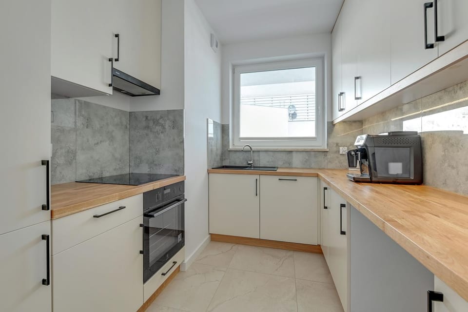 Coffee/tea facilities, Kitchen or kitchenette, dishwasher, oven