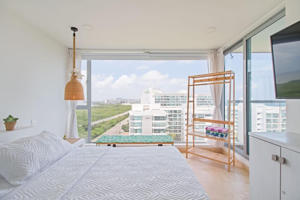 Bed, TV and multimedia, View (from property/room), Photo of the whole room, Bedroom