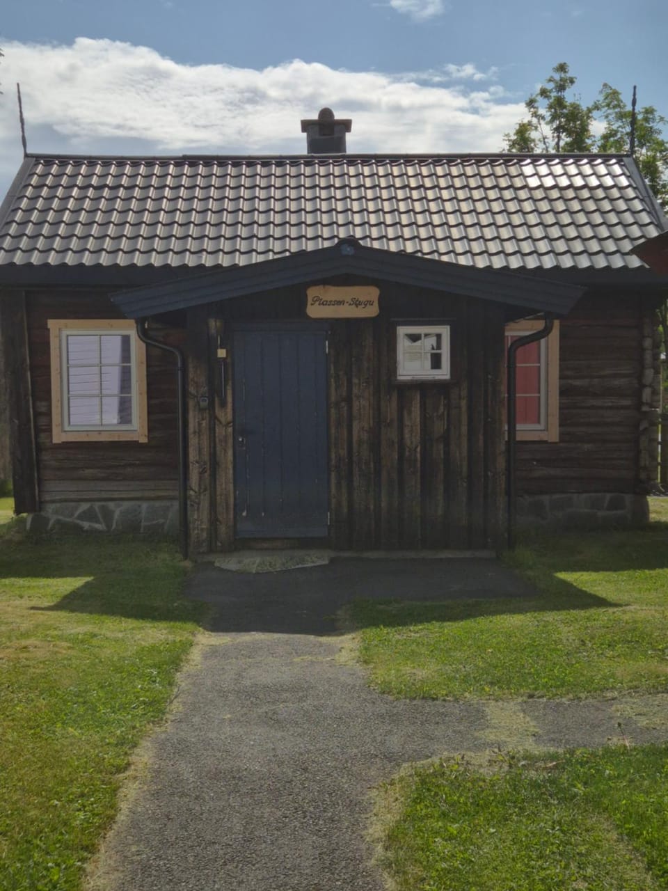 Facade/entrance, Day