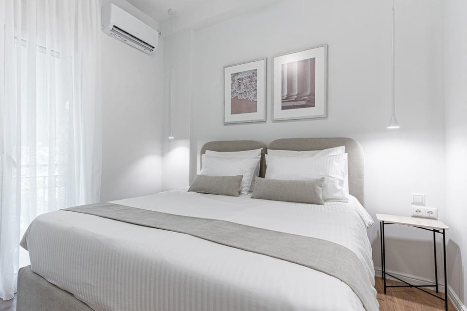 Bed, Photo of the whole room, Bedroom, air conditioner