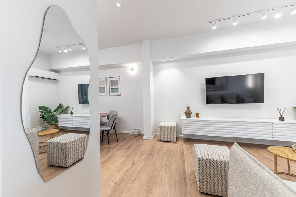 TV and multimedia, Living room, Seating area