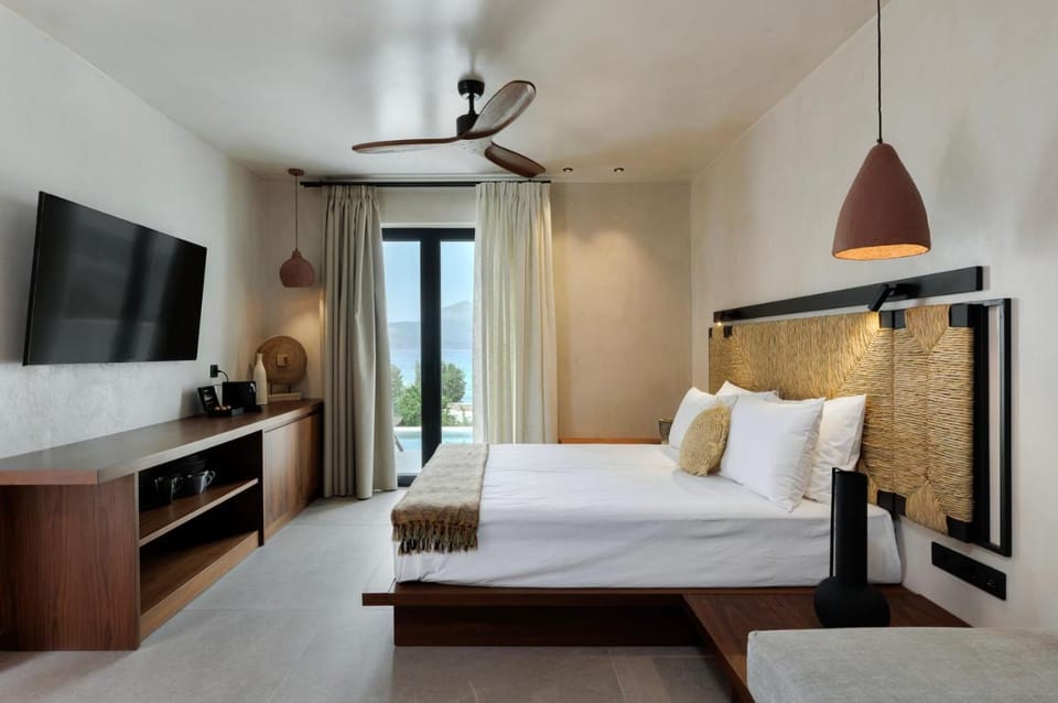 Communal lounge/ TV room, Bed, TV and multimedia, Photo of the whole room, Bedroom, air conditioner