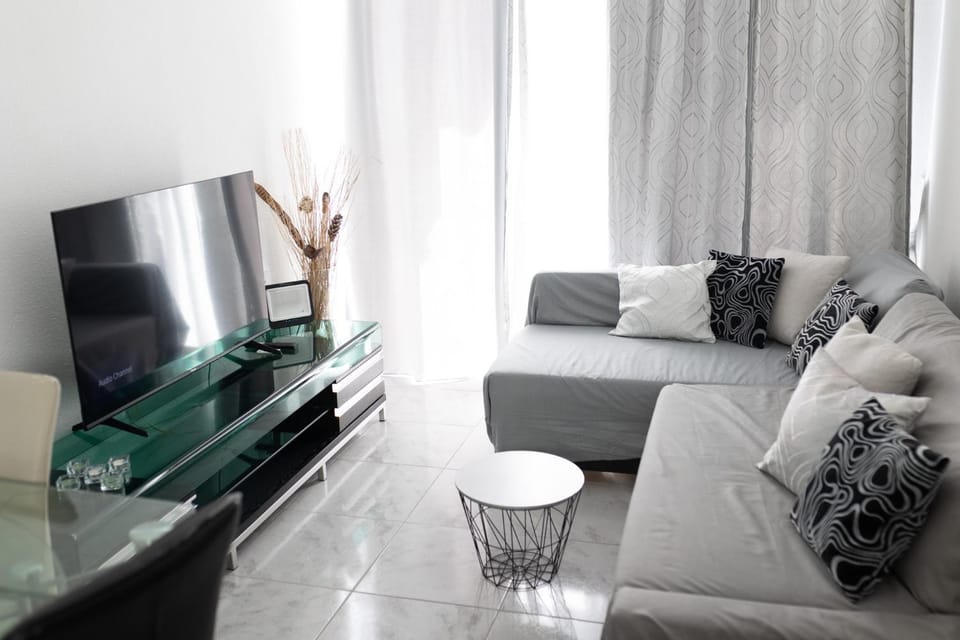 Communal lounge/ TV room, TV and multimedia, Living room, Seating area