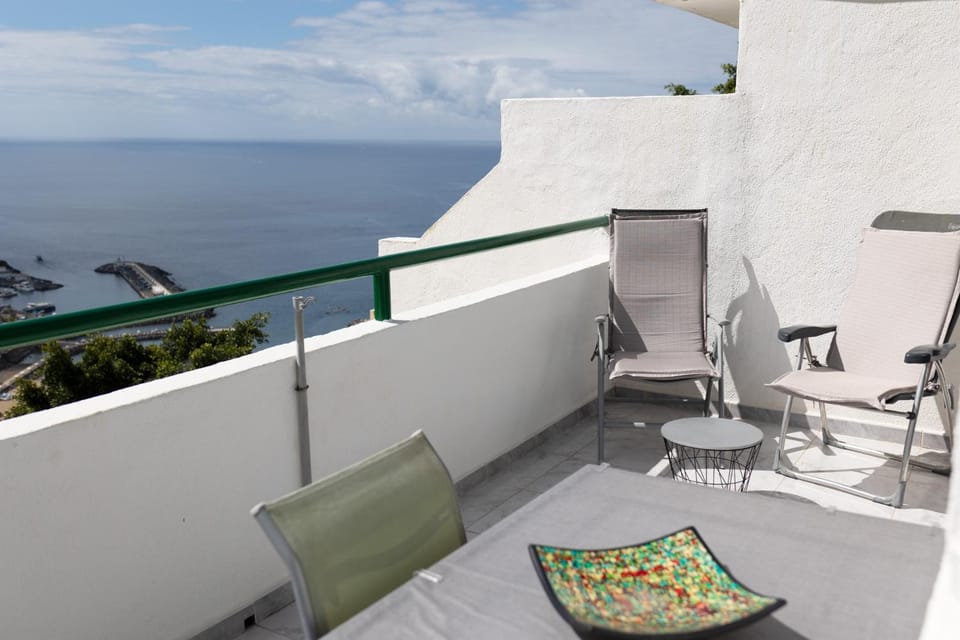 View (from property/room), Balcony/Terrace, Sea view