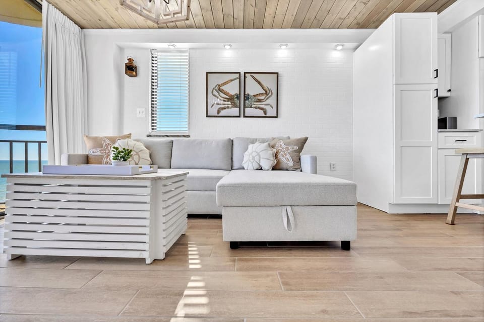 Remodeled Direct Ocean Front by Convention Center Apartment in Myrtle Beach