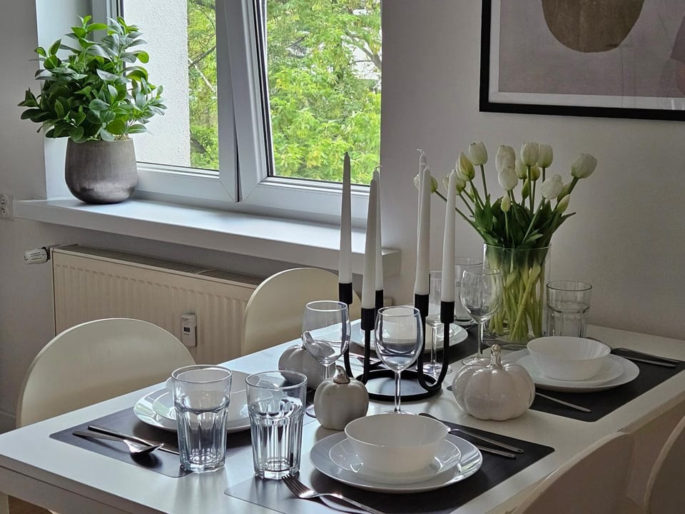 Living room, Photo of the whole room, Seating area, Dining area