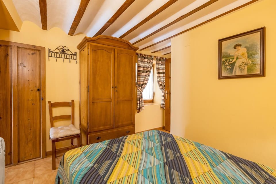 Property building, Living room, Bedroom
