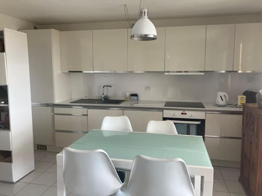 AGENCE JF IMMO - Apt climatisé pour 4 personnes piscine collective vue mer Apartment in Vias