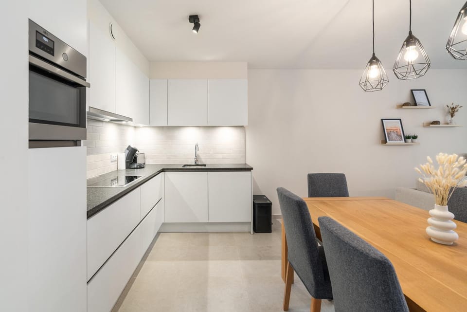 Dining area, kitchen