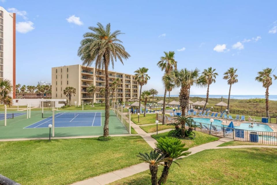 Tennis court, Pool view, Swimming pool