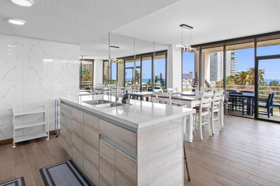 Kitchen or kitchenette, kitchen