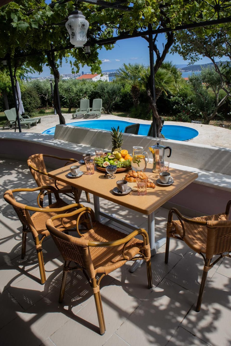 Balcony/Terrace, Seating area, Garden view, Pool view, Swimming pool, sunbed