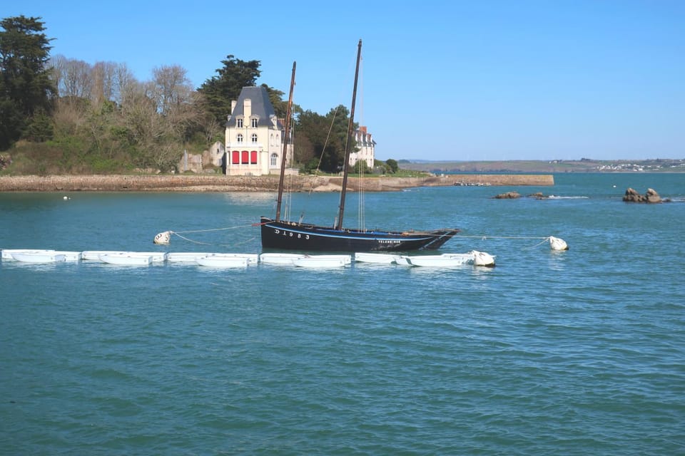 Nearby landmark, Activities