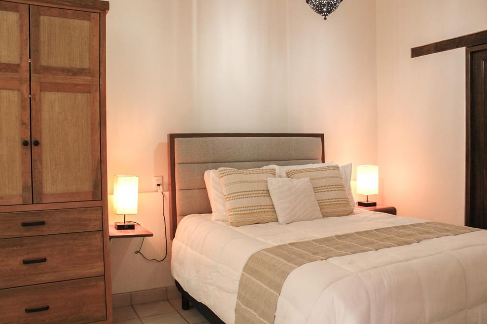 Bed, Decorative detail, furniture